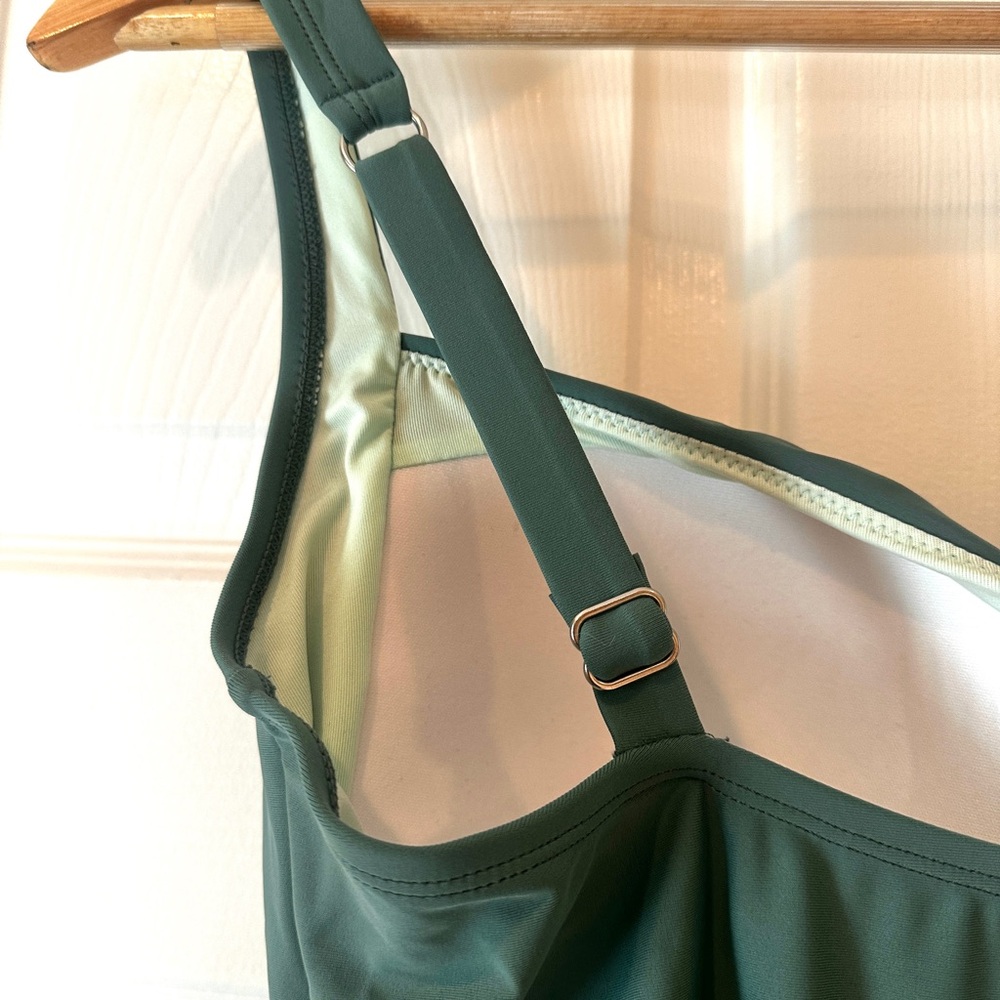 Cupshe Green One-Piece Swimsuit - Picture 5 of 8